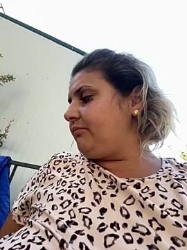 AnneKane naked stripping on cam for live sex video chat