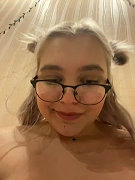 Nami_shoolgirl naked stripping on cam for live sex video chat