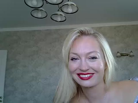 BeautifulAh naked stripping on cam for live sex video chat