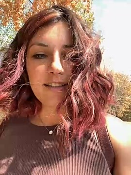 DaisyVibes naked stripping on cam for live sex video chat