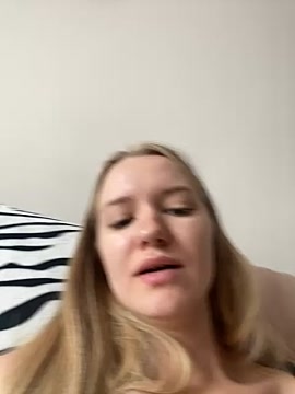 GirlLoveee naked stripping on cam for live sex video chat