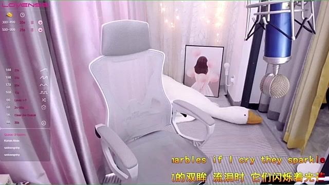 Lilian-L naked stripping on cam for live sex video chat
