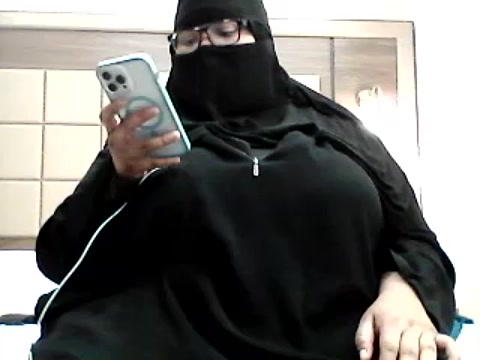 submissive_muslima naked stripping on cam for live sex video chat