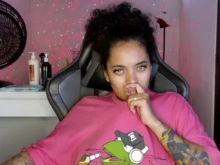 Alesyahampton nude on cam – live sex chat