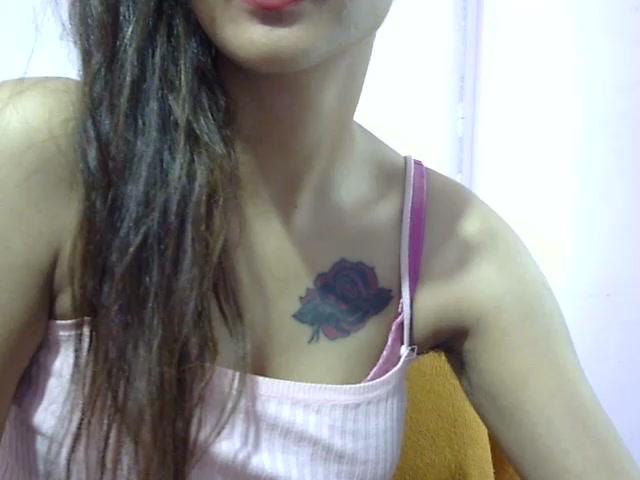 Sweetsalt069 naked stripping on cam for live sex video chat