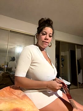 Bigbuttbrooklynn fully nude stripping on cam for online sex movie show