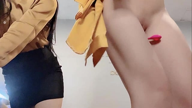 Jennie_Spa fully nude stripping on cam for live porn movie webcam chat