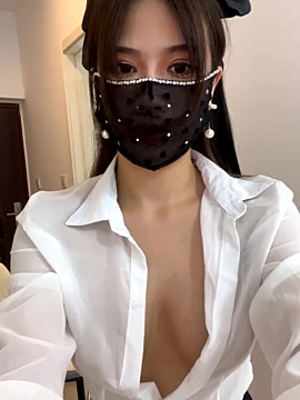 Elenababy-666 fully nude stripping on cam for live porn movie chat