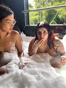 horny_roomiess nude stripping on cam for live porn movie webcam chat