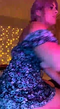 lovejulietxo fully naked stripping on cam for live porn video show