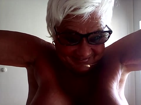 suesinner naked stripping on cam for live porn video webcam chat