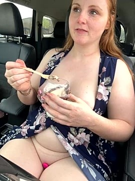 GingerSnap33 fully naked stripping on cam for live sex video chat