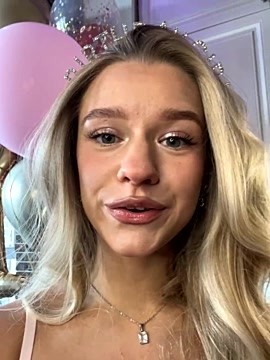 JessIsLove nude stripping on cam for live porn video show