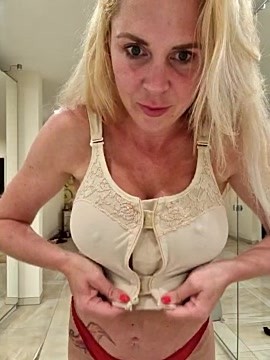 Kathy_Secret fully nude stripping on cam for online porn movie chat