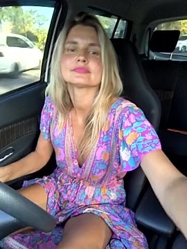 Long-Island fully nude stripping on cam for online porn movie chat