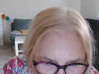 SofiaDream nude on cam – live sex show