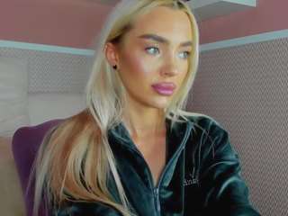 Annette-Smith fully naked on cam – live porn chat