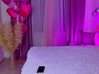 KylieLips nude on cam – online sex show