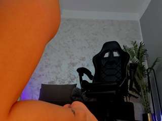 Ivybellee fully nude on cam – live porn show