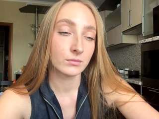 IldaSaab naked on cam – live sex show