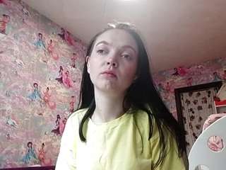 DeirdreUrey fully naked on cam – live porn show