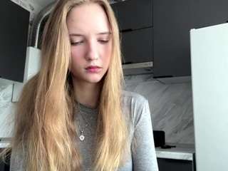 Grace fully nude on cam – live sex show