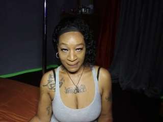 Mistressofdesir fully naked on cam – live porn show