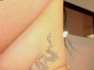 Your Asian porn kitty fully naked on cam – online porn show